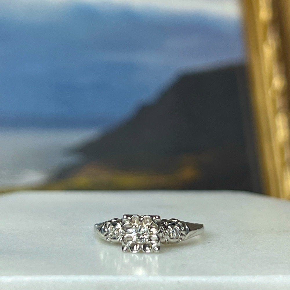 14k white gold diamond ring